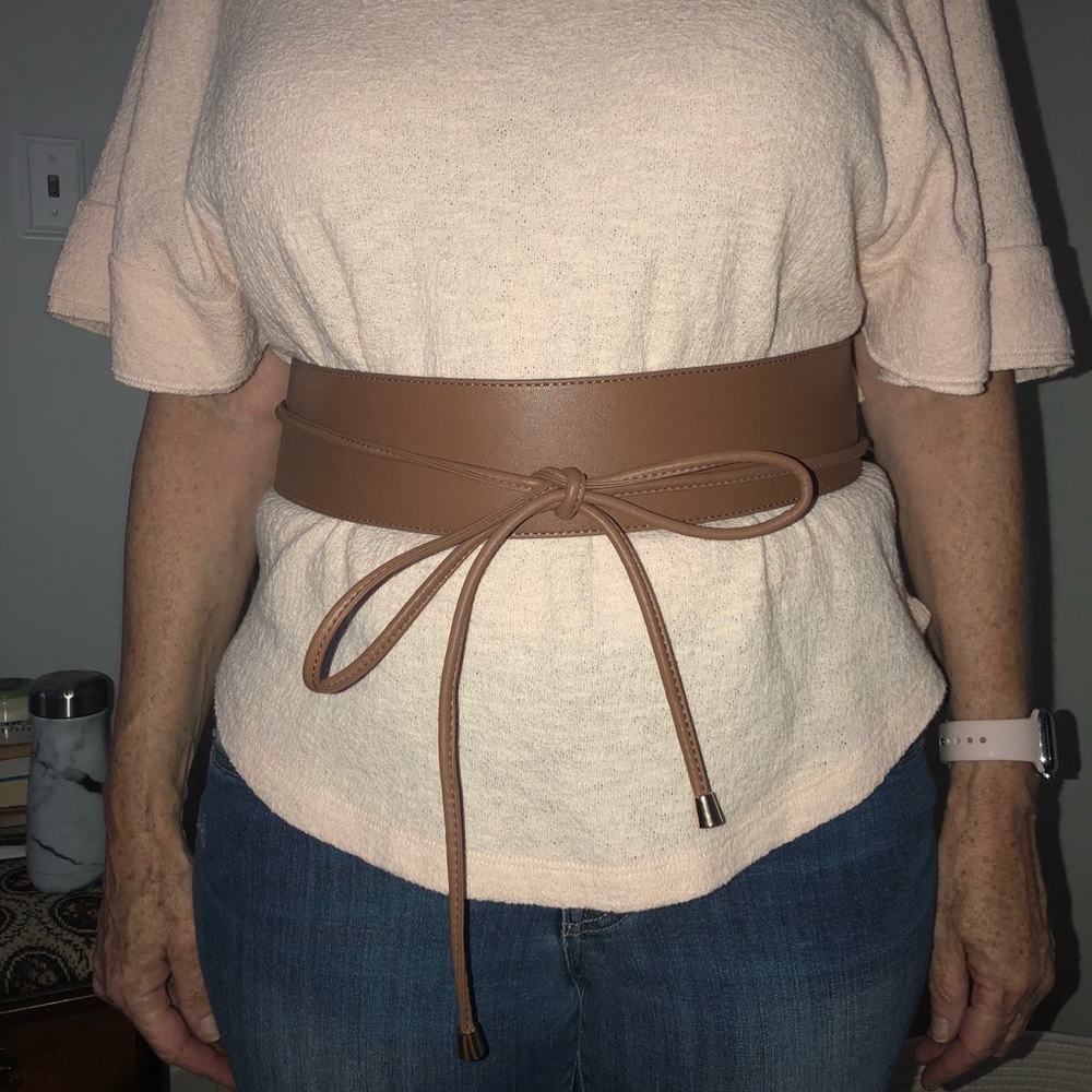 WHITE HOUSE BLACK MARKET BELT - NEW WITH TAGS!